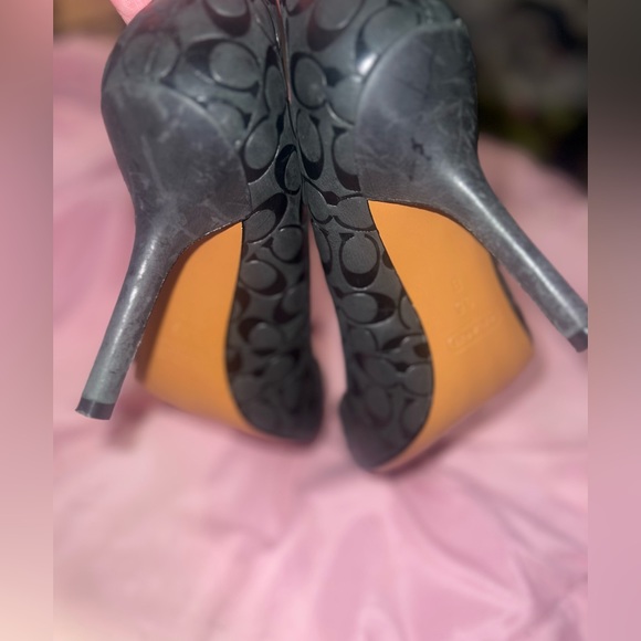 Coach Leather / like swade very pretty soft pointed toe heels!!!🖤😍 size 9.5 - Picture 10 of 16